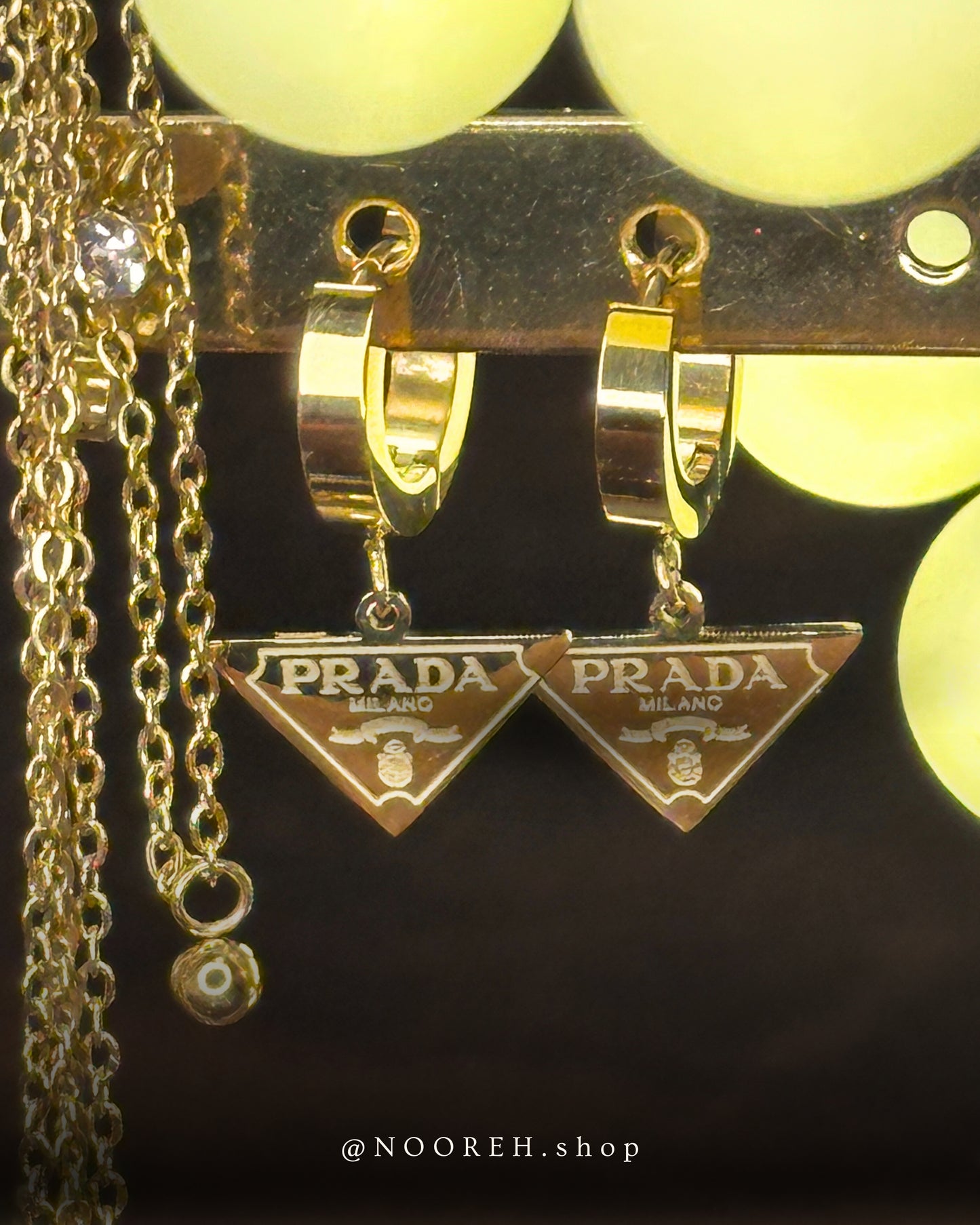 Luxury triangle charm earring