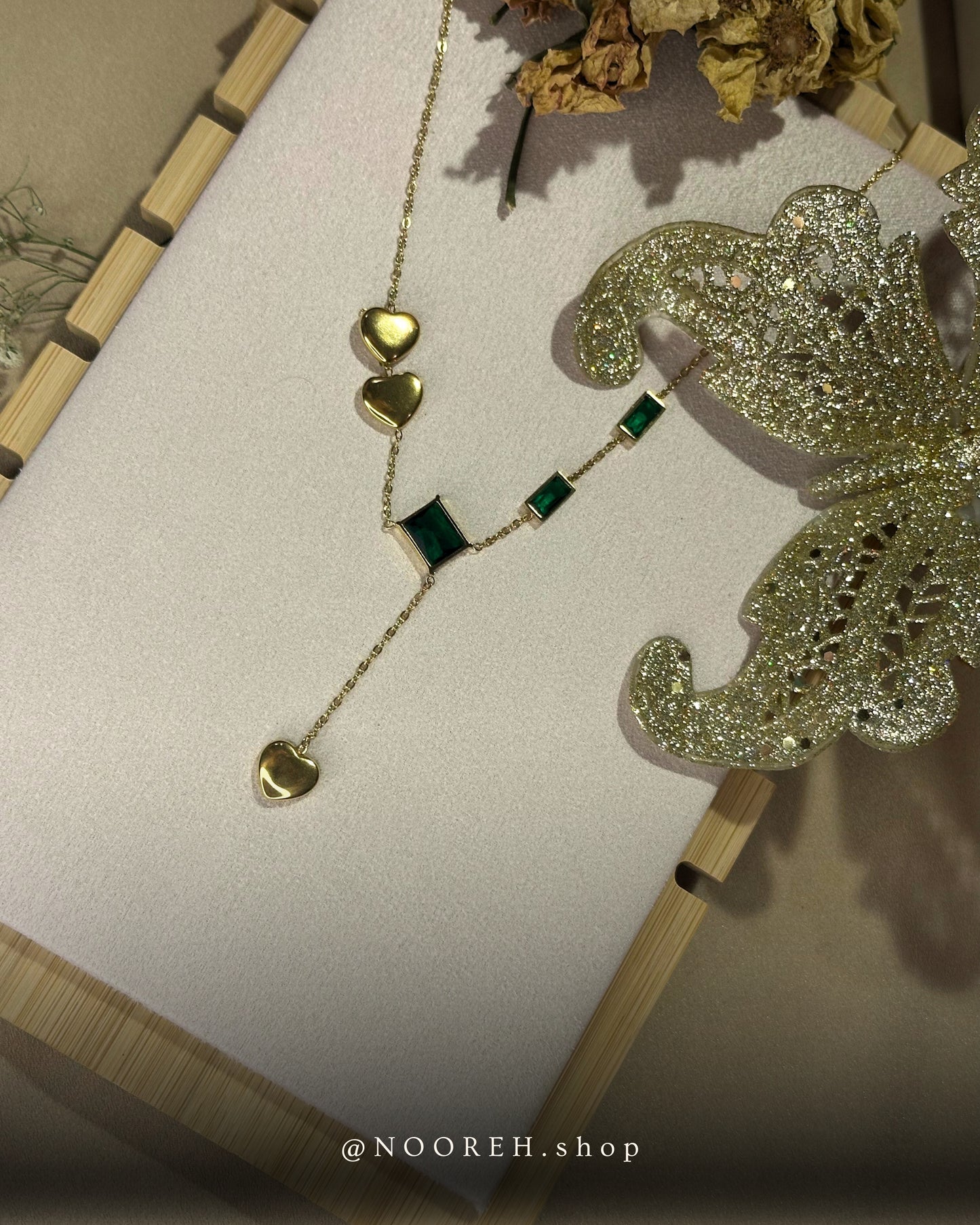 The royal emrald necklace